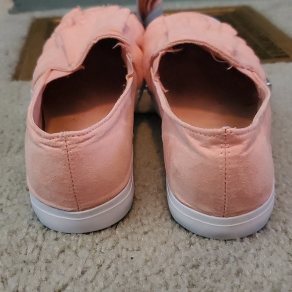 🥿Girls size 5 shoes🥿 - Picture 2 of 5